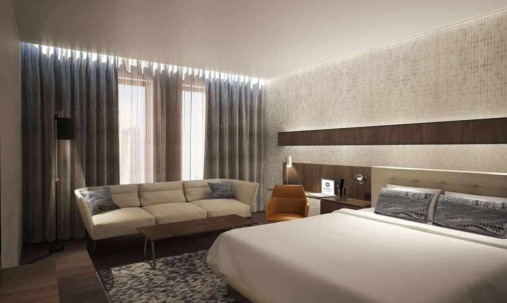 Hotel Hyatt Regency Sofia Camera foto A typical room at the hotel