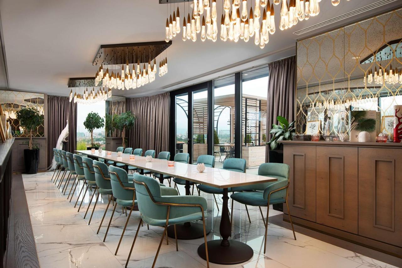 Hotel Hyatt Regency Sofia Esterno foto The Club at The Ivy