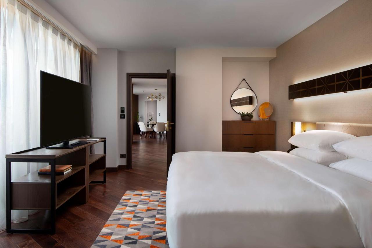 Hotel Hyatt Regency Sofia Esterno foto A bedroom at the hotel