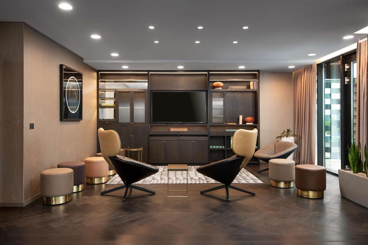 Hotel Hyatt Regency Sofia Esterno foto The Club at London Heathrow Airport