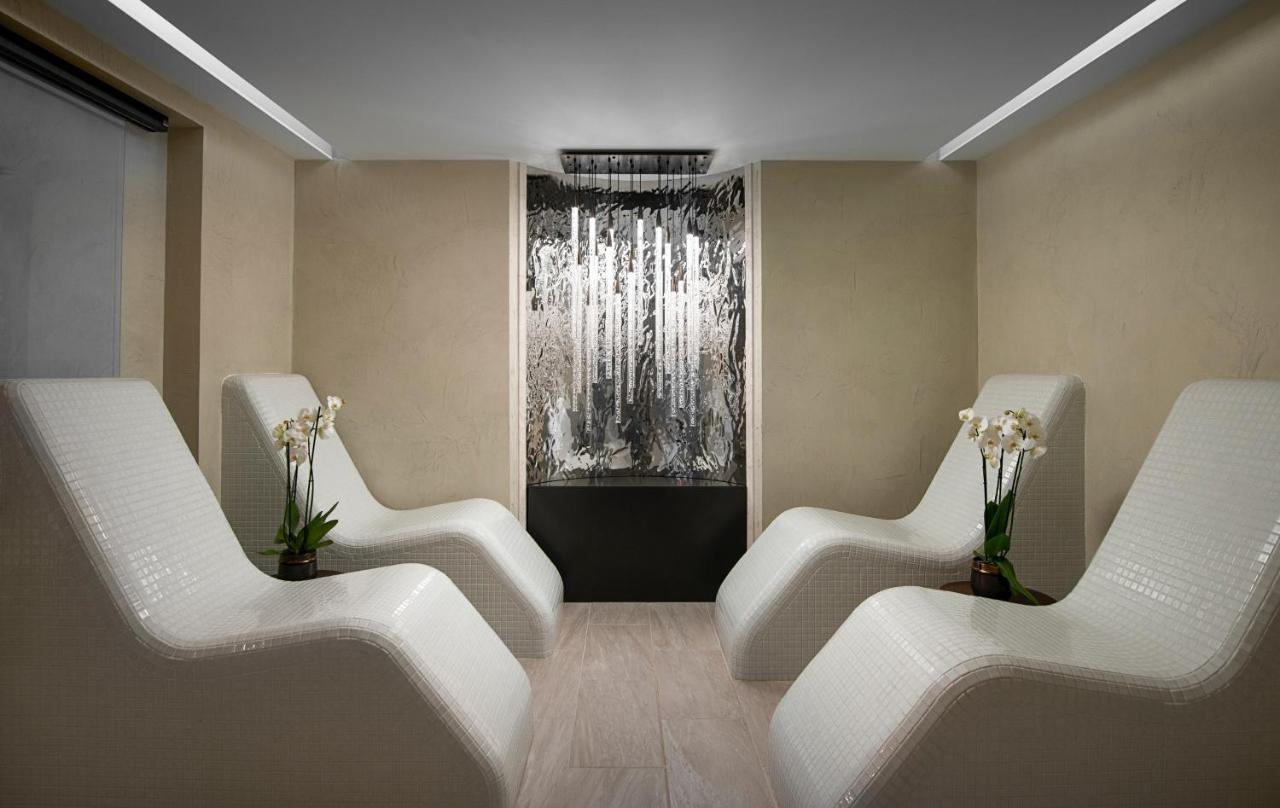 Hotel Hyatt Regency Sofia Esterno foto The relaxation room