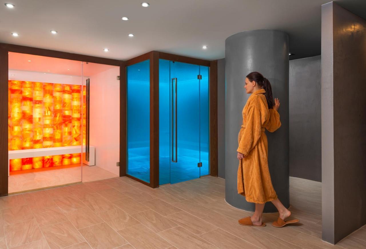 Hotel Hyatt Regency Sofia Esterno foto A modern spa